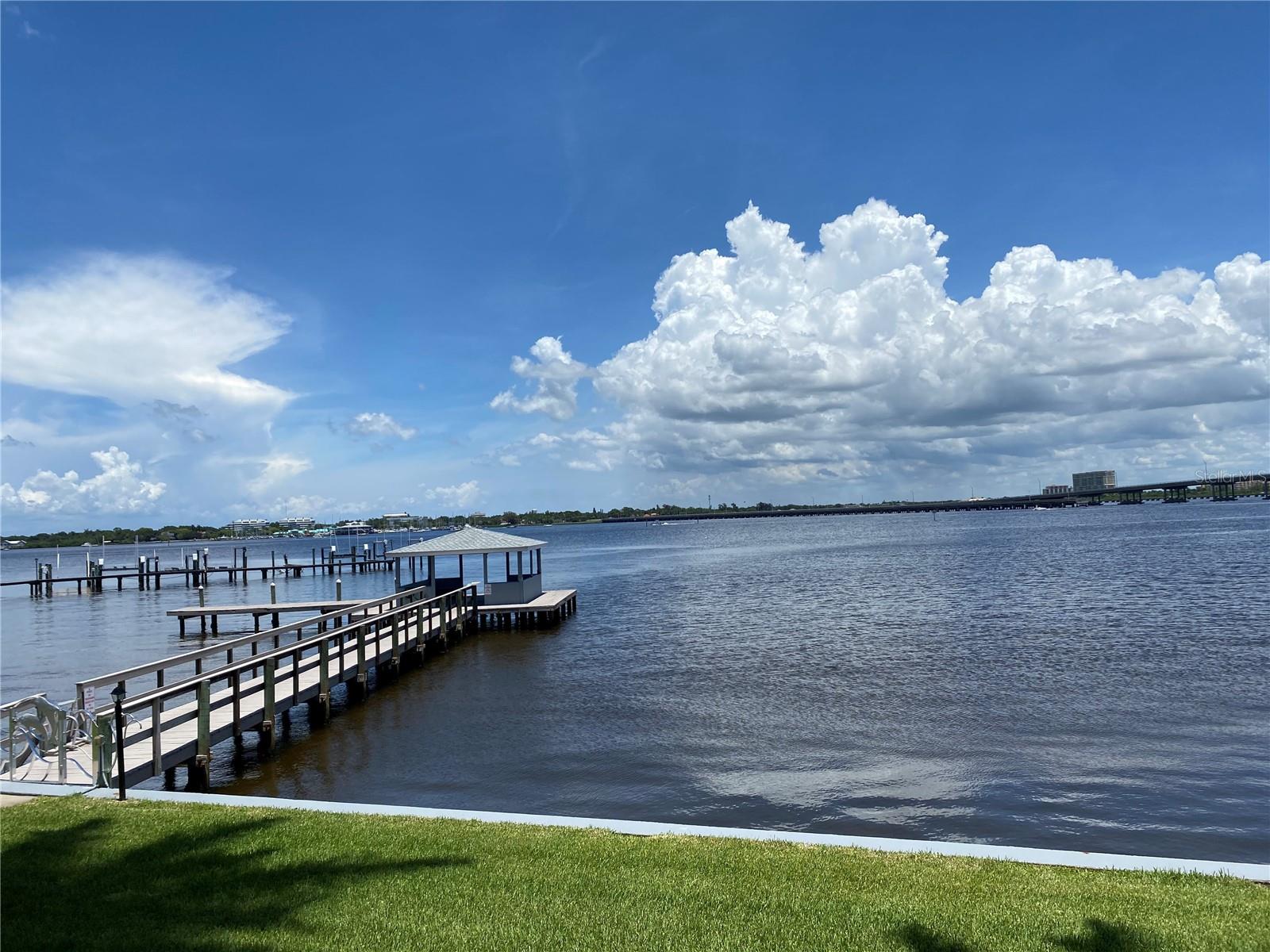 RIVER OAKS APTS SEC A - Residential Lease