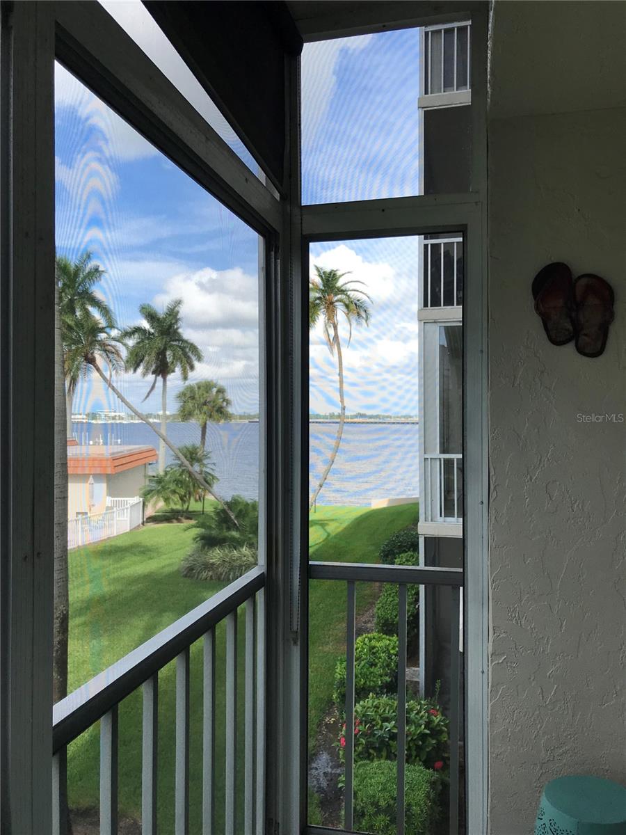 RIVER OAKS APTS SEC A - Residential Lease