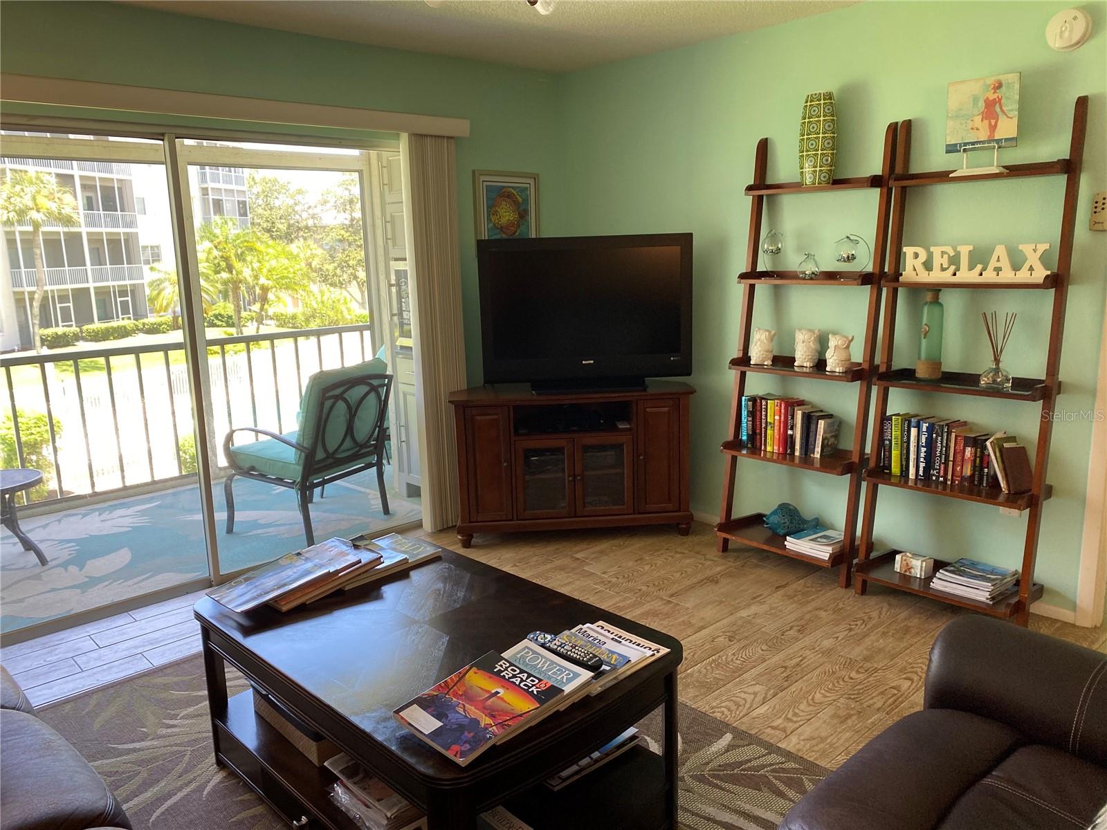 RIVER OAKS APTS SEC A - Residential Lease