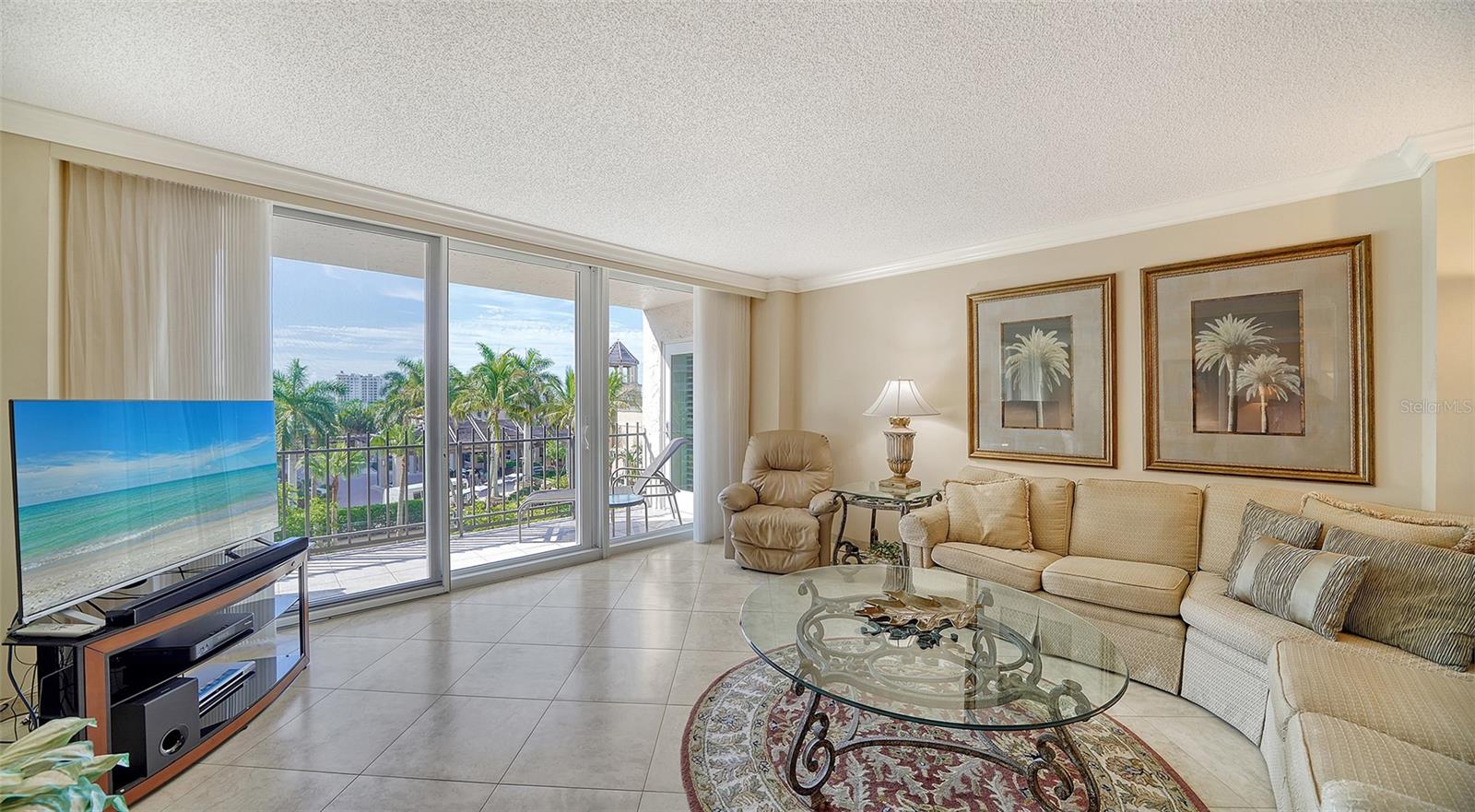 LIDO BEACH CLUB - Residential
