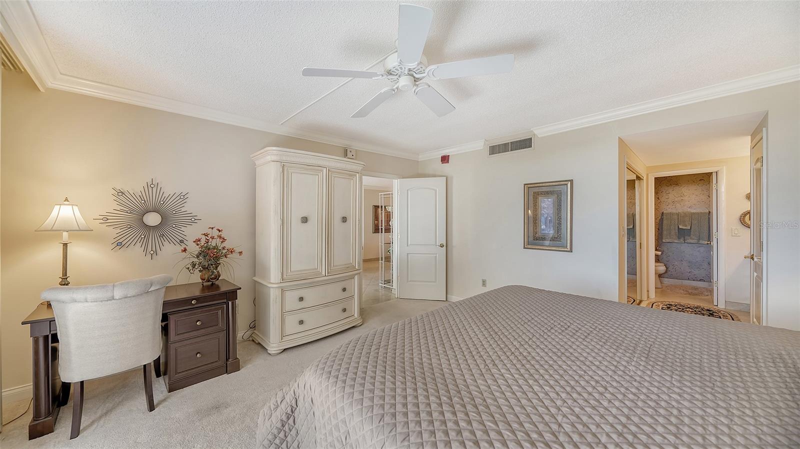 LIDO BEACH CLUB - Residential