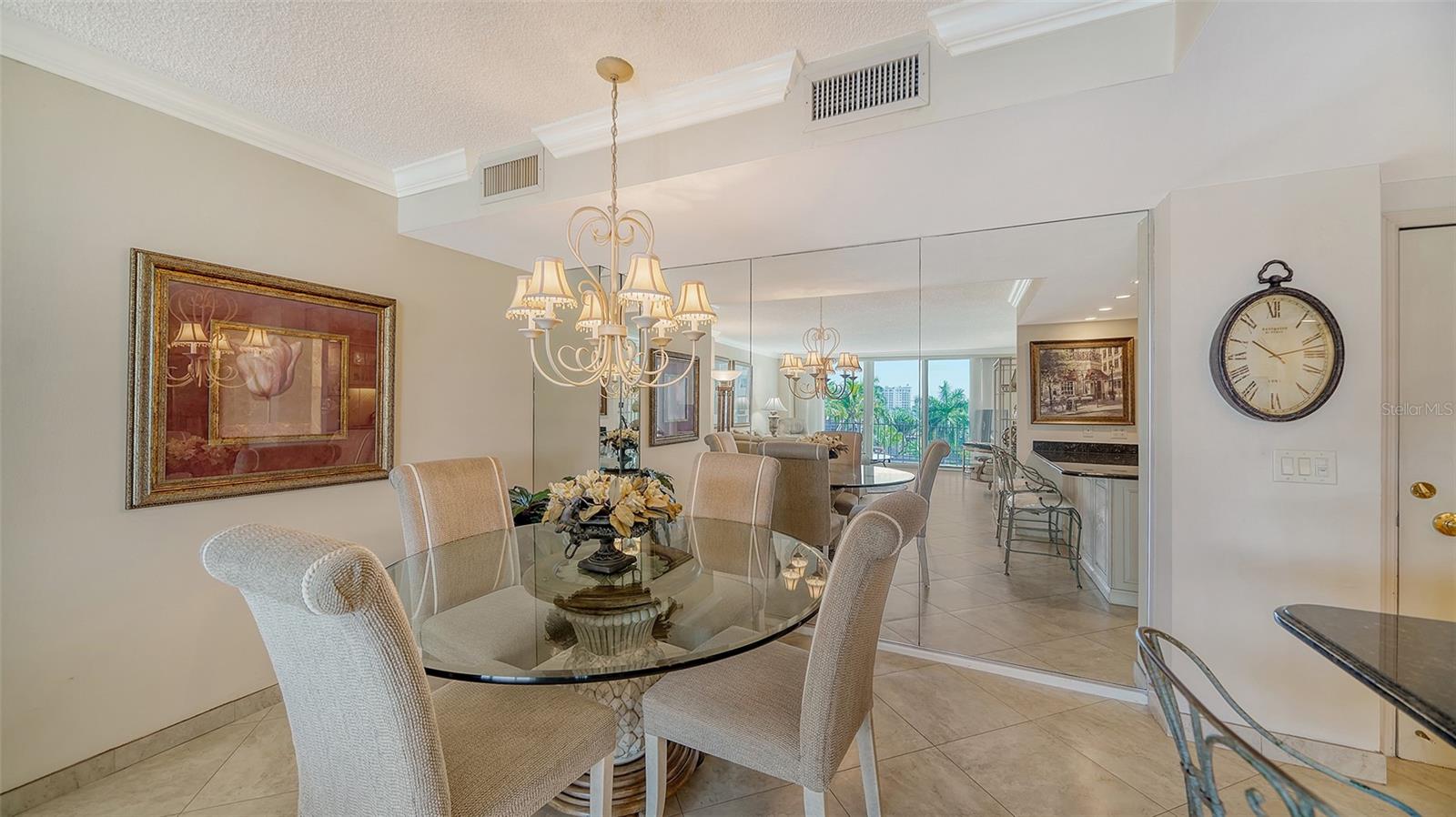 LIDO BEACH CLUB - Residential