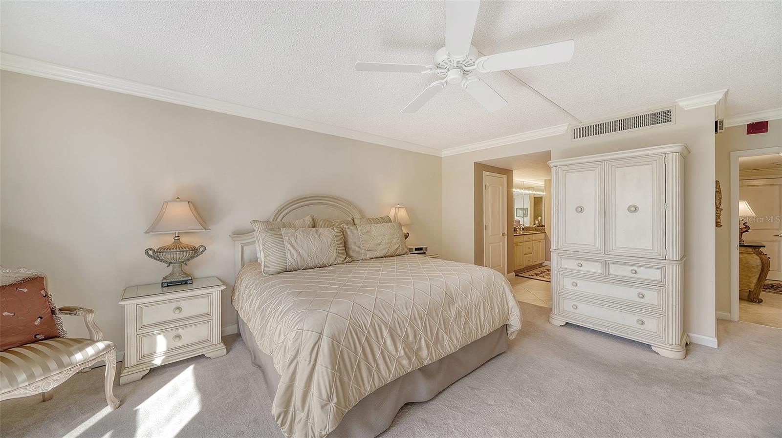 LIDO BEACH CLUB - Residential