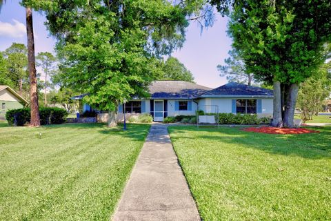 Photo of 3601 Divot Road, Sebring, FL 33872 (MLS # C7526033)