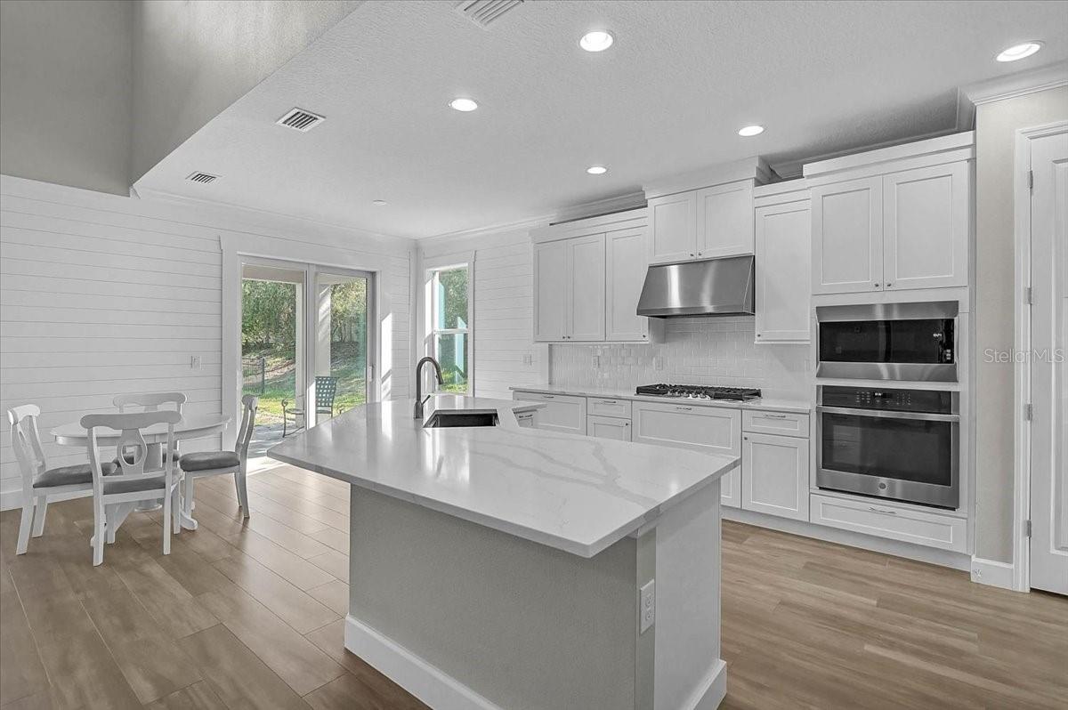 ARBOR LAKES ON PALMER RANCH - Residential