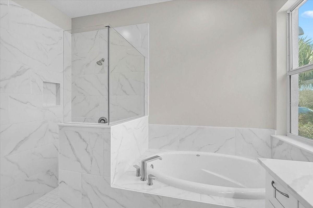 ARBOR LAKES ON PALMER RANCH - Residential