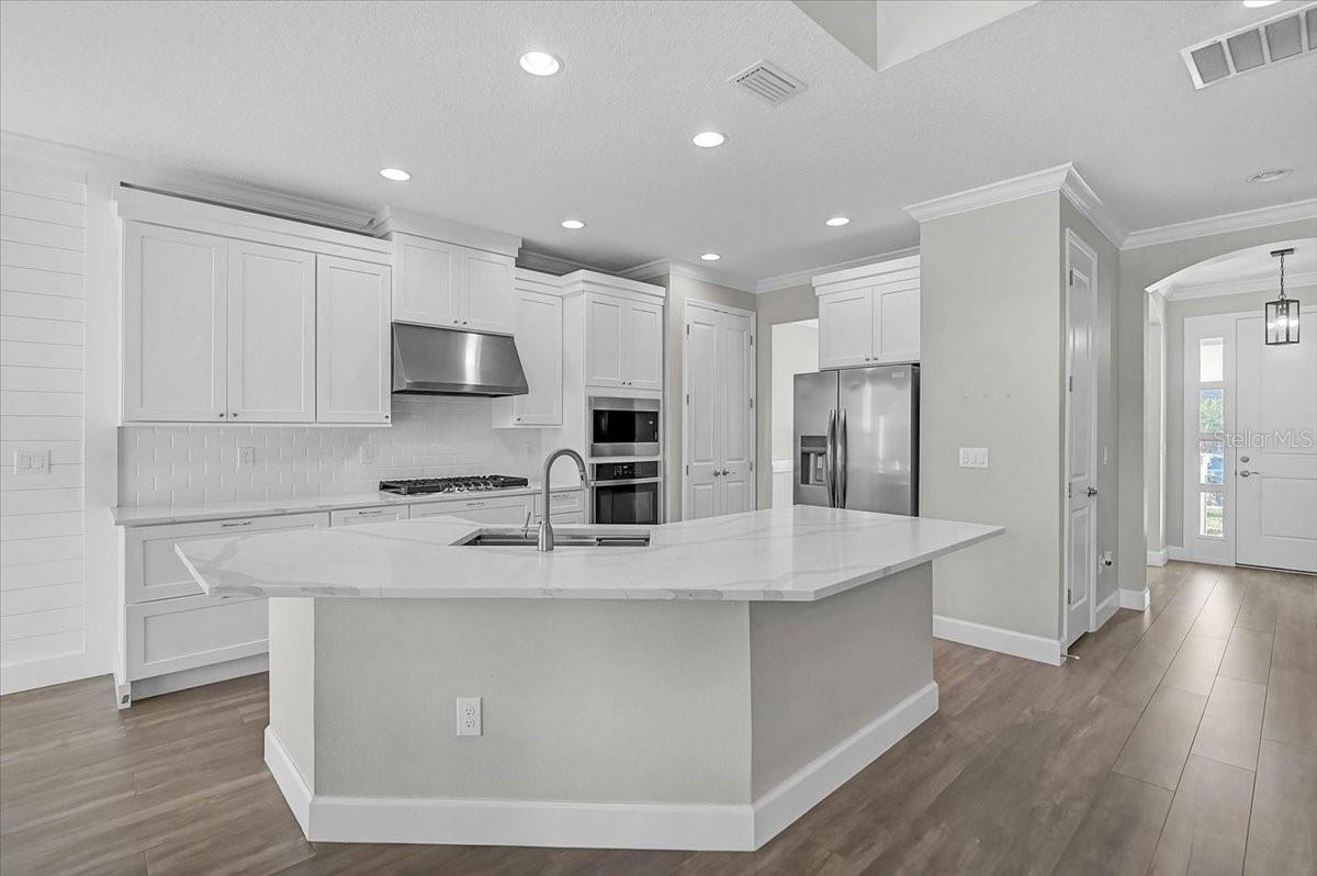 ARBOR LAKES ON PALMER RANCH - Residential