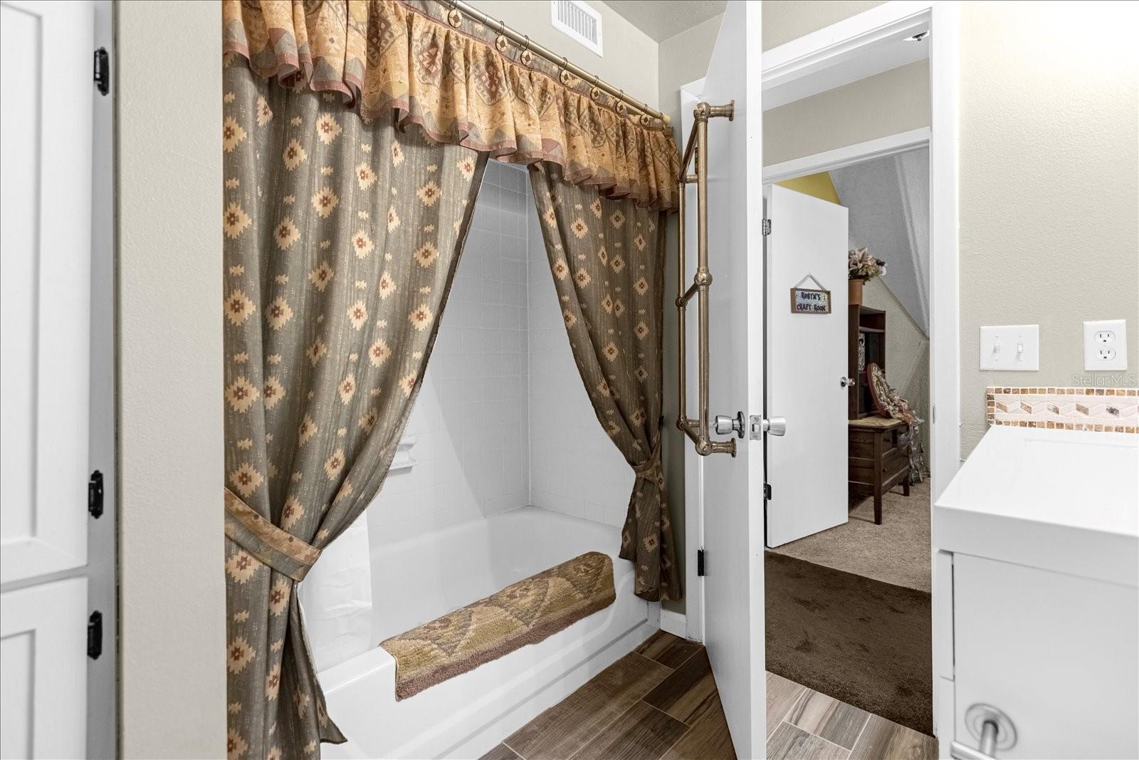 NORRIS - Residential