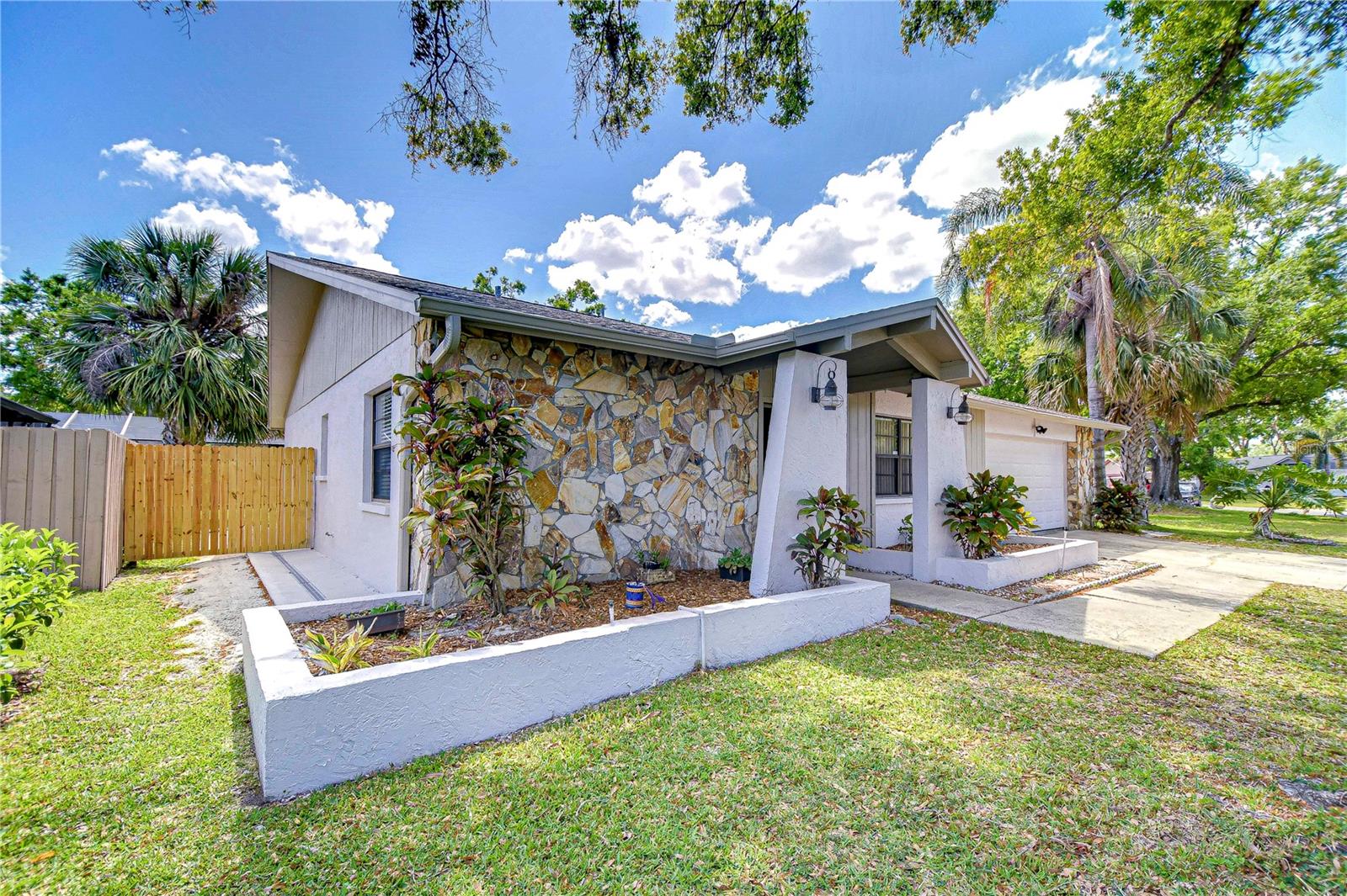 4110 SUMMERDALE DRIVE