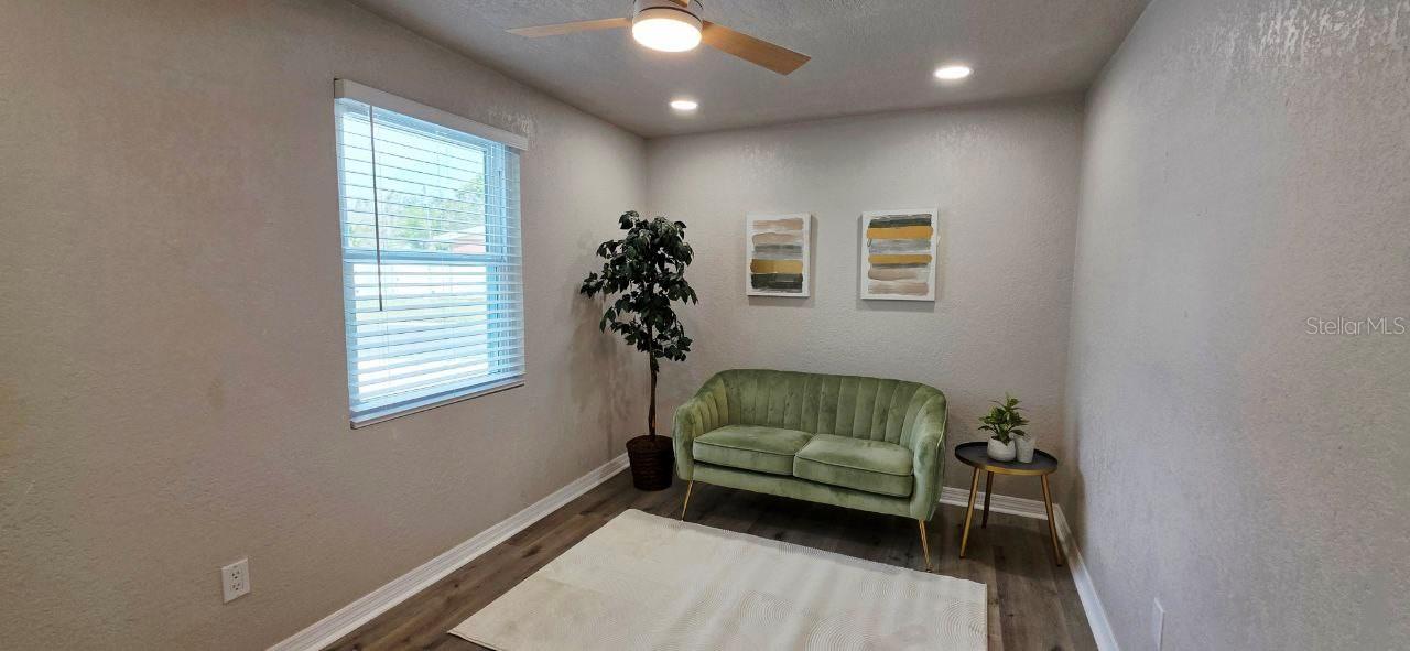 CRESTWOOD - Residential