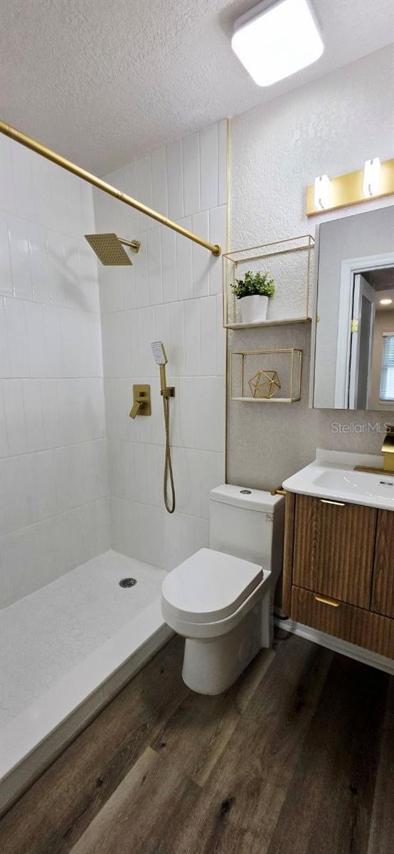 CRESTWOOD - Residential