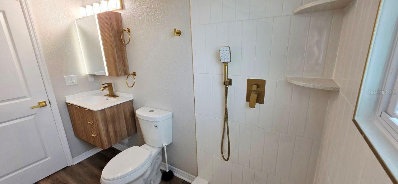 CRESTWOOD - Residential