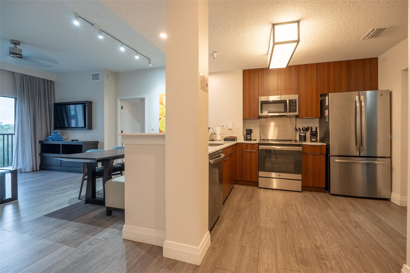 14501 GROVE RESORT AVENUE 2436
