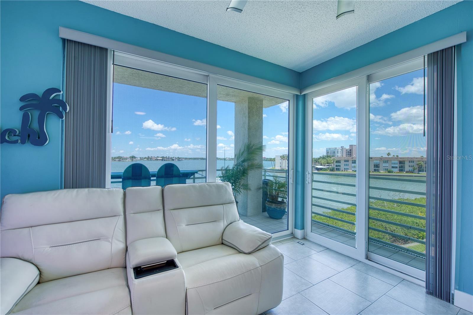 HARBOURSIDE CONDO - Residential