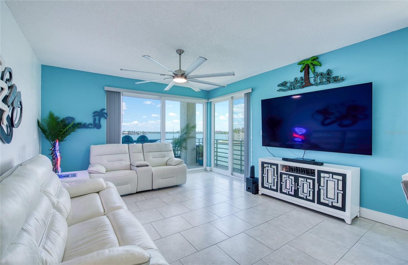 HARBOURSIDE CONDO - Residential