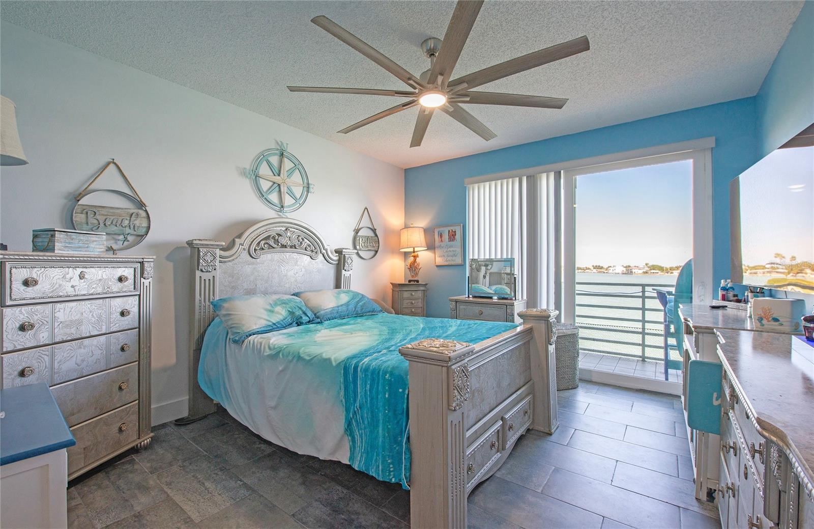 HARBOURSIDE CONDO - Residential