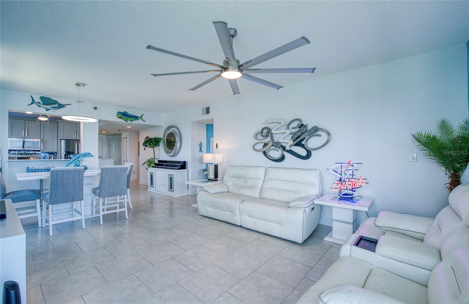HARBOURSIDE CONDO - Residential
