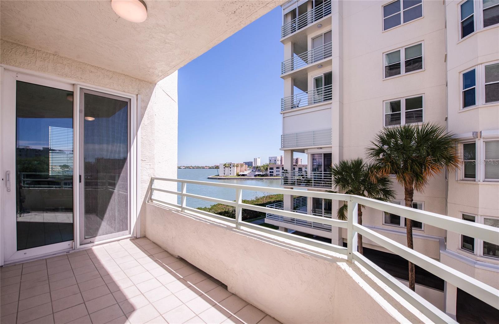 HARBOURSIDE CONDO - Residential