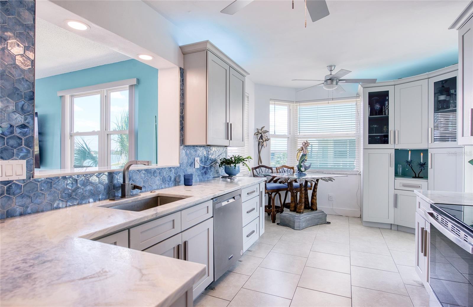 HARBOURSIDE CONDO - Residential