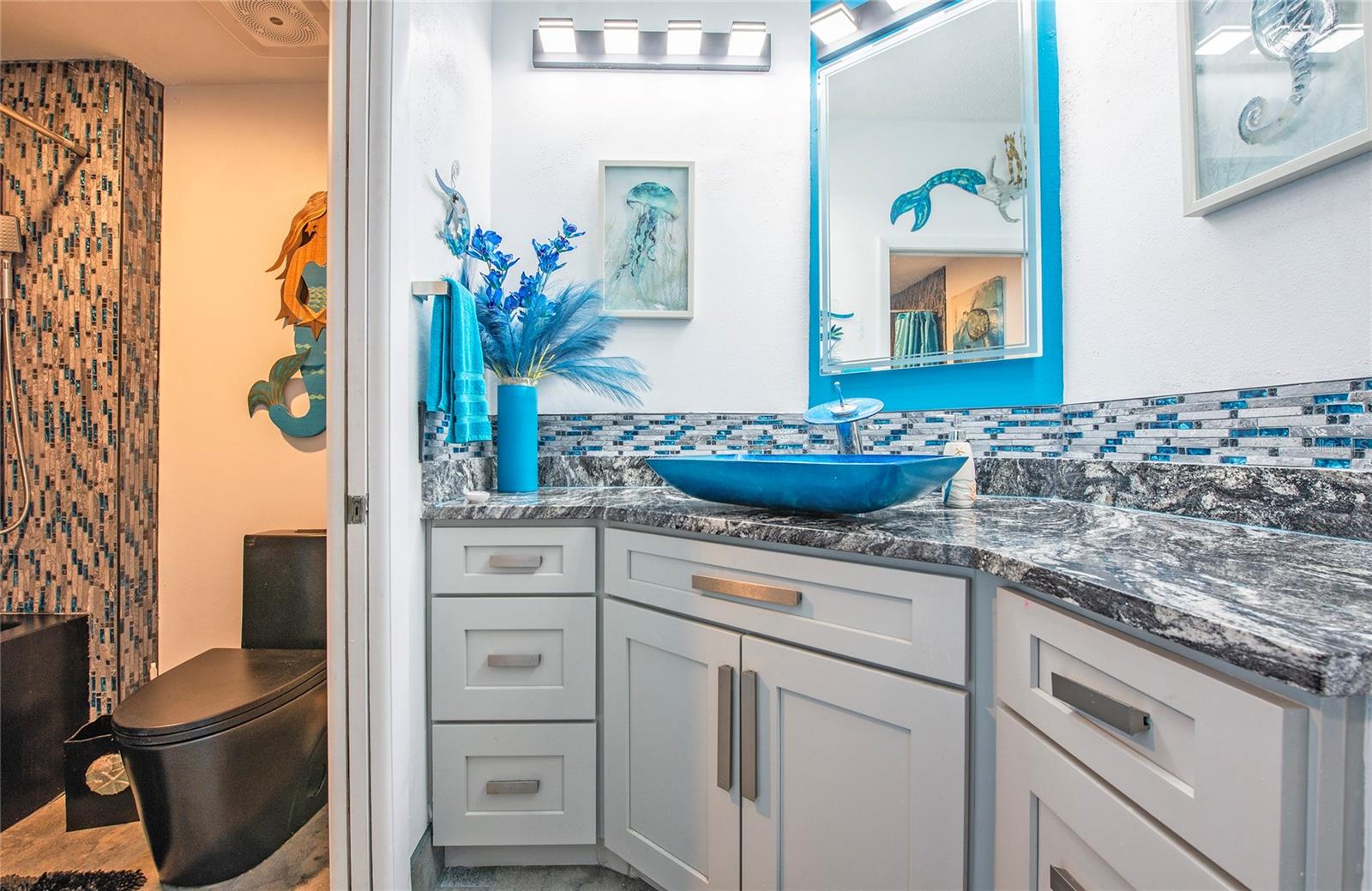 HARBOURSIDE CONDO - Residential