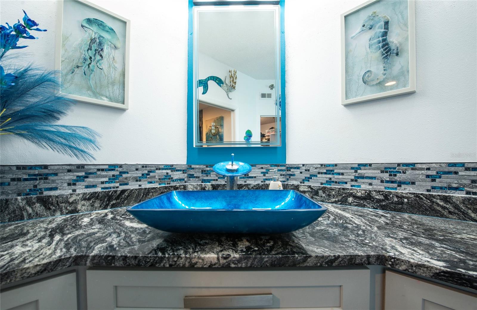 HARBOURSIDE CONDO - Residential