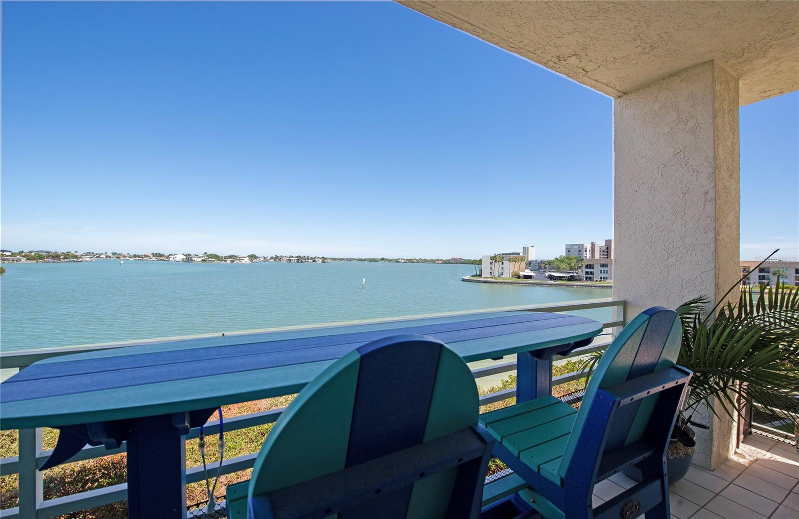 HARBOURSIDE CONDO - Residential