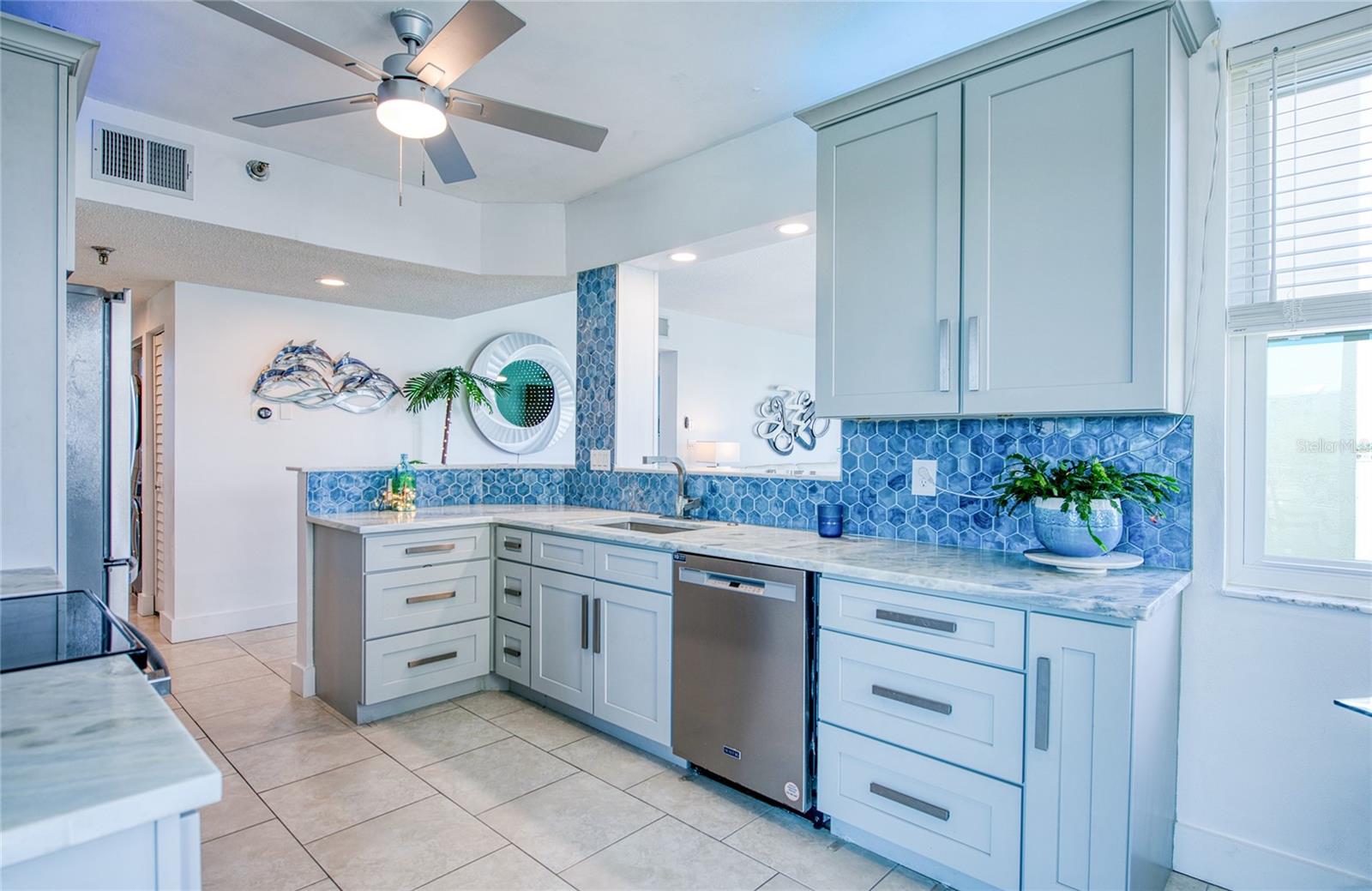 HARBOURSIDE CONDO - Residential