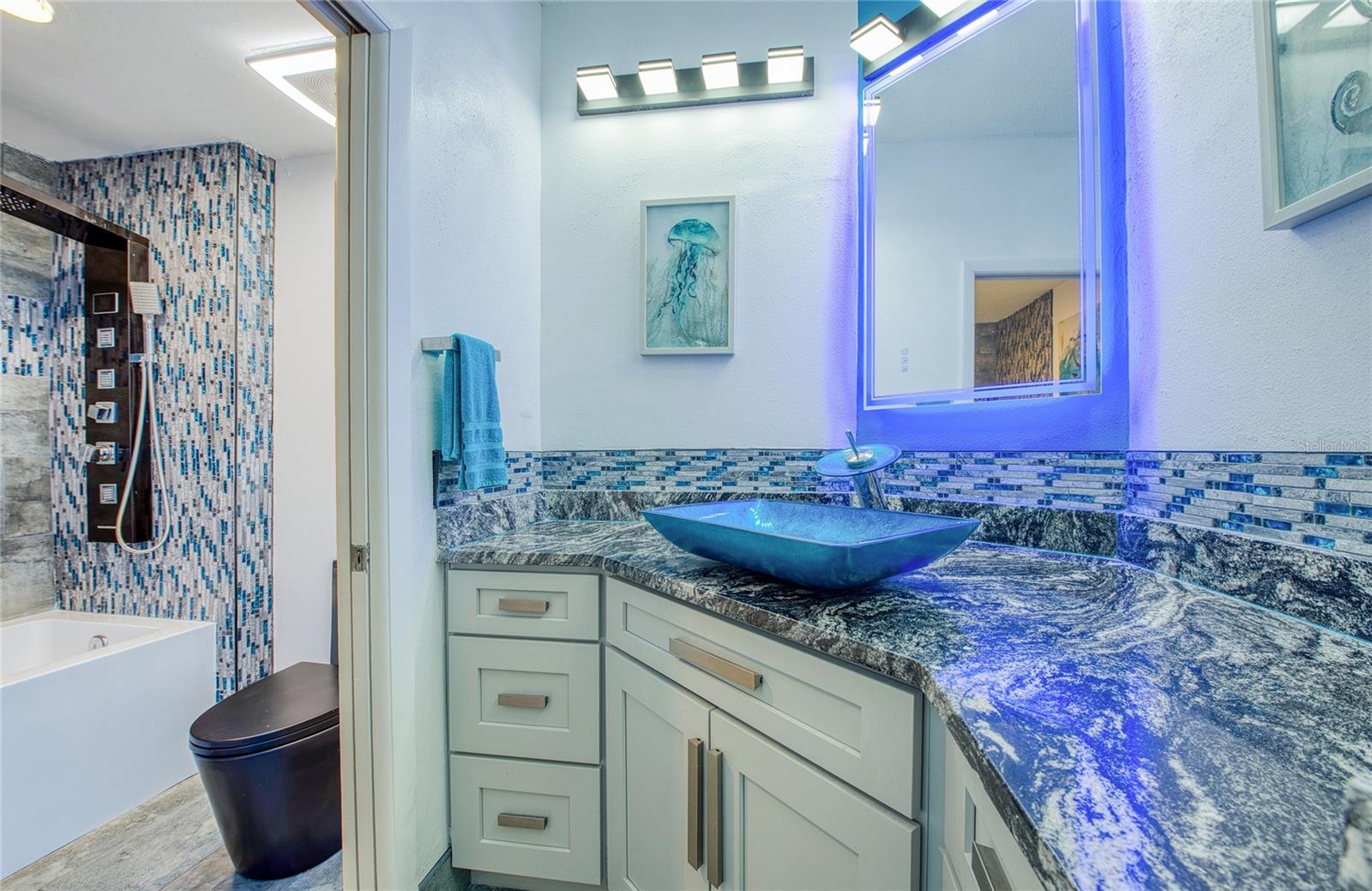 HARBOURSIDE CONDO - Residential