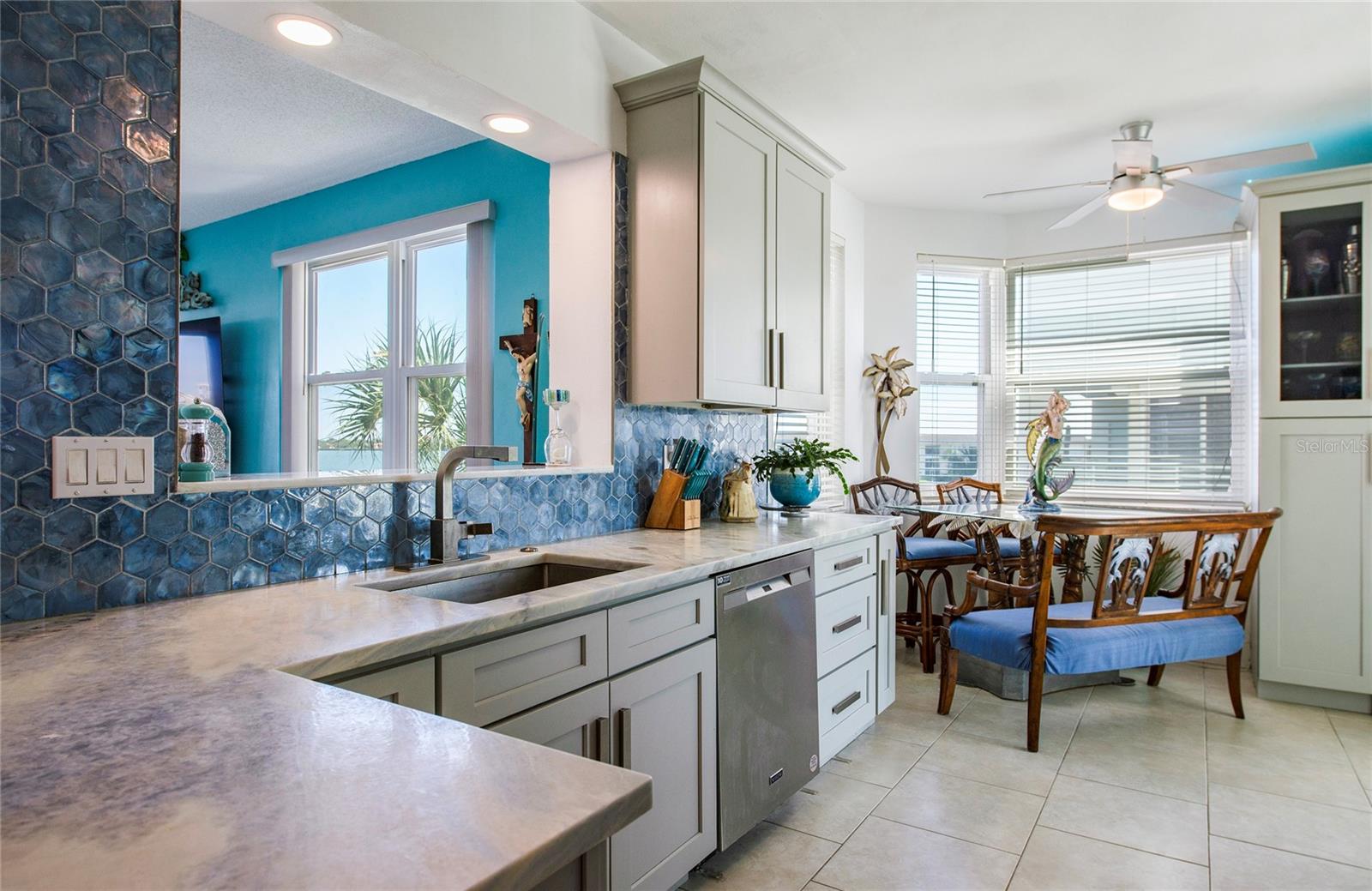 HARBOURSIDE CONDO - Residential