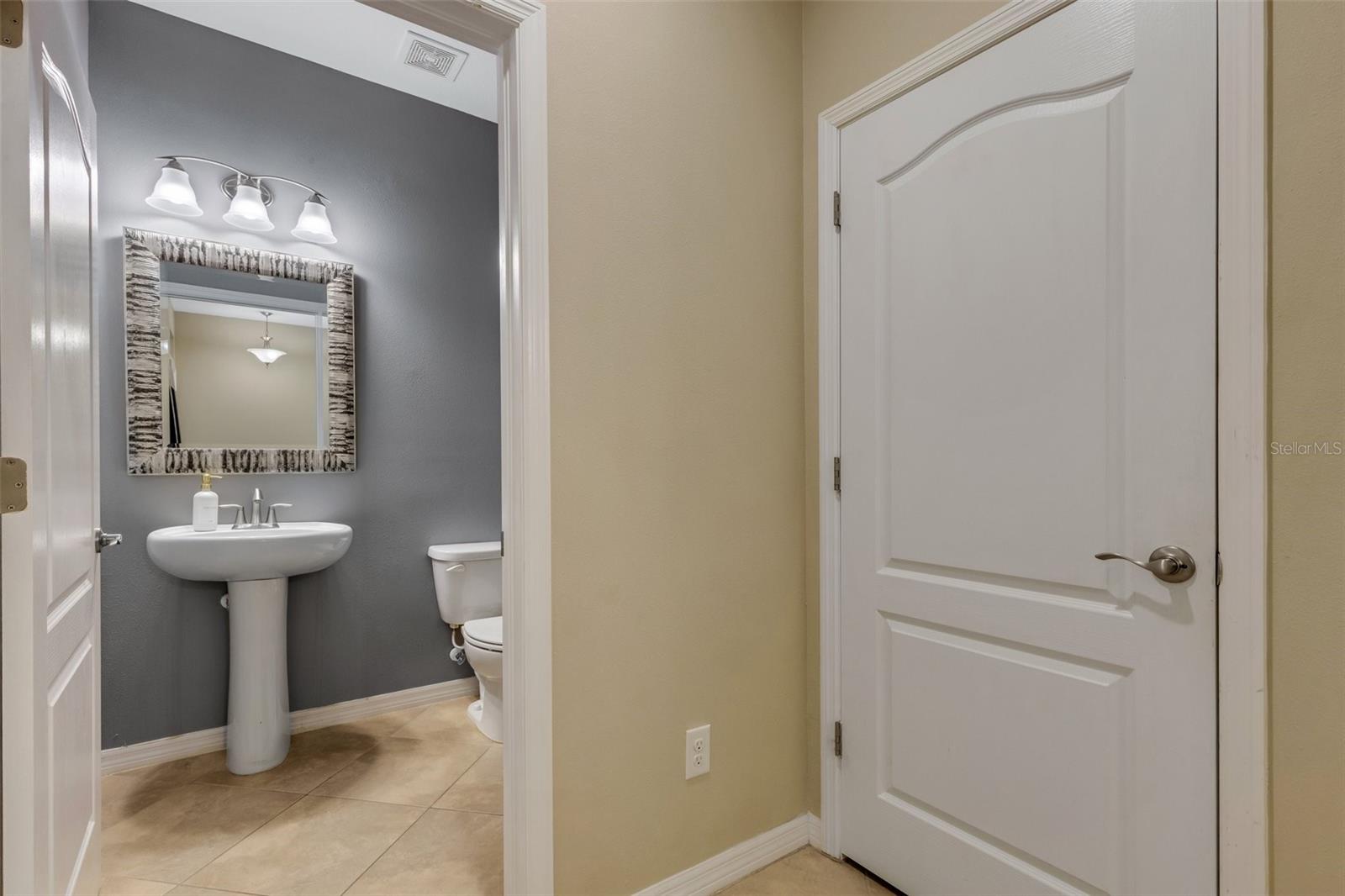 Photo 21 of 51 of 10509 WHITTINGTON COURT townhome
