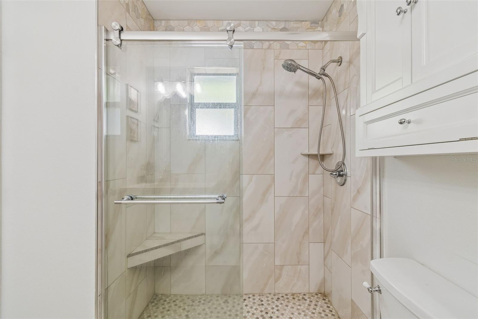 YOUNGS SUB DE LUXE - Residential