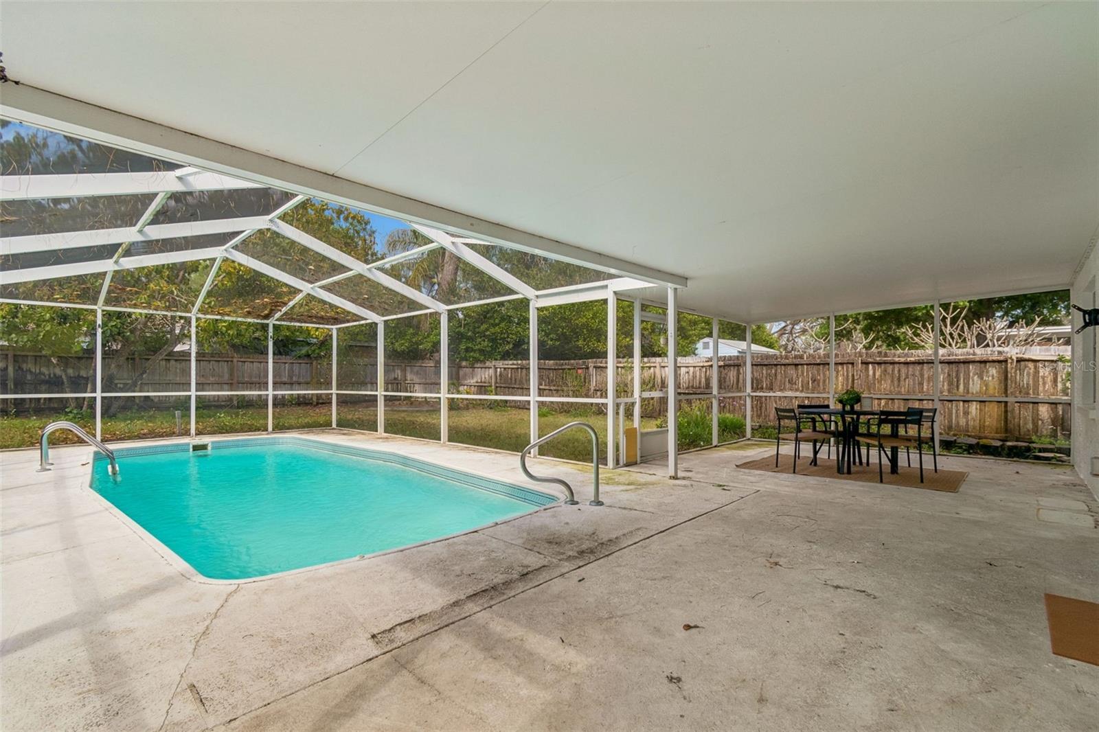 YOUNGS SUB DE LUXE - Residential