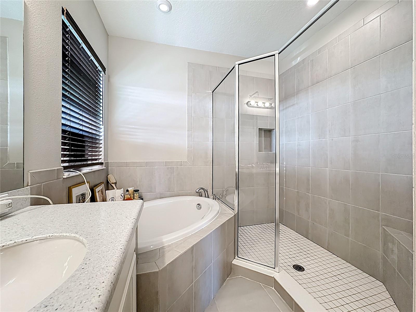 BELLALAGO PH 5J SEC 2 - Residential