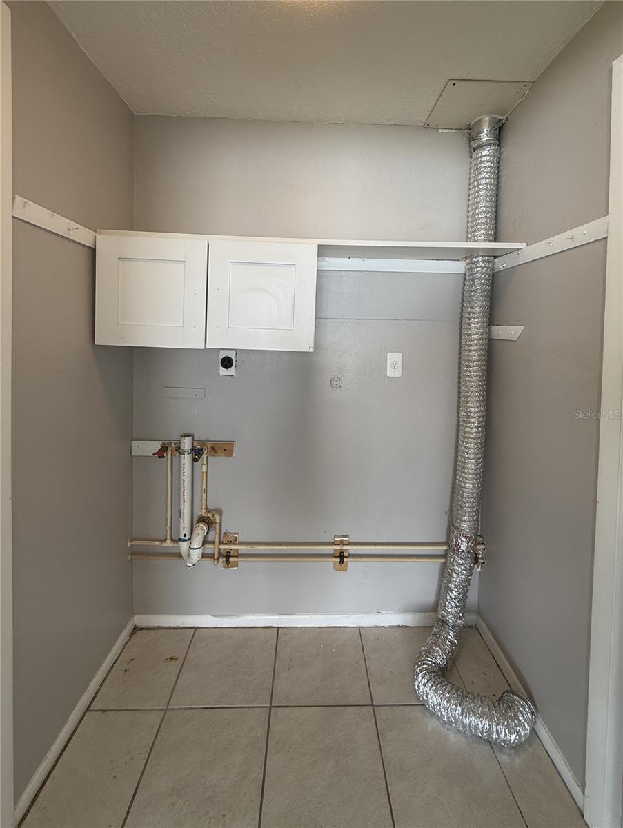 VENICE GARDENS - Residential Lease