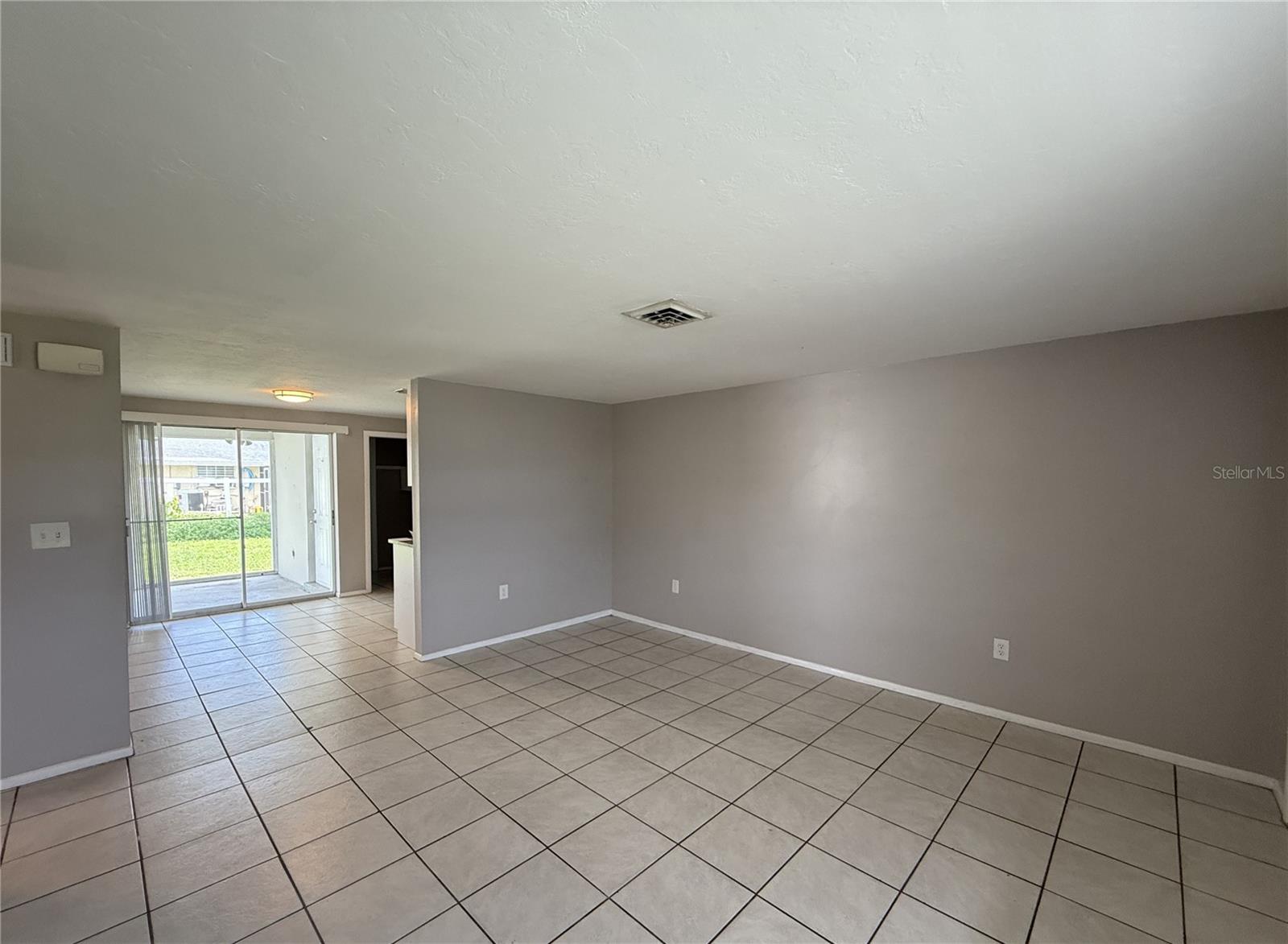 VENICE GARDENS - Residential Lease