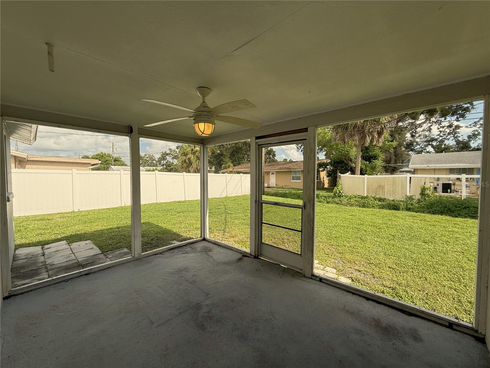 VENICE GARDENS - Residential Lease