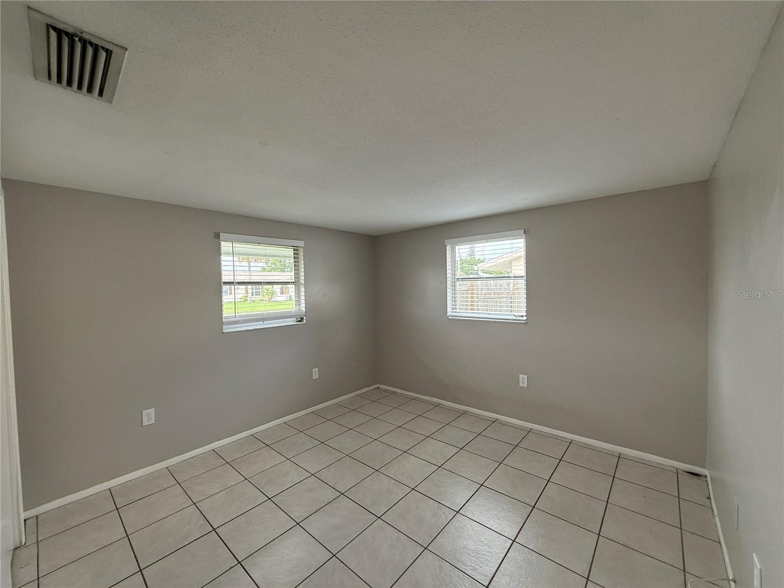 VENICE GARDENS - Residential Lease