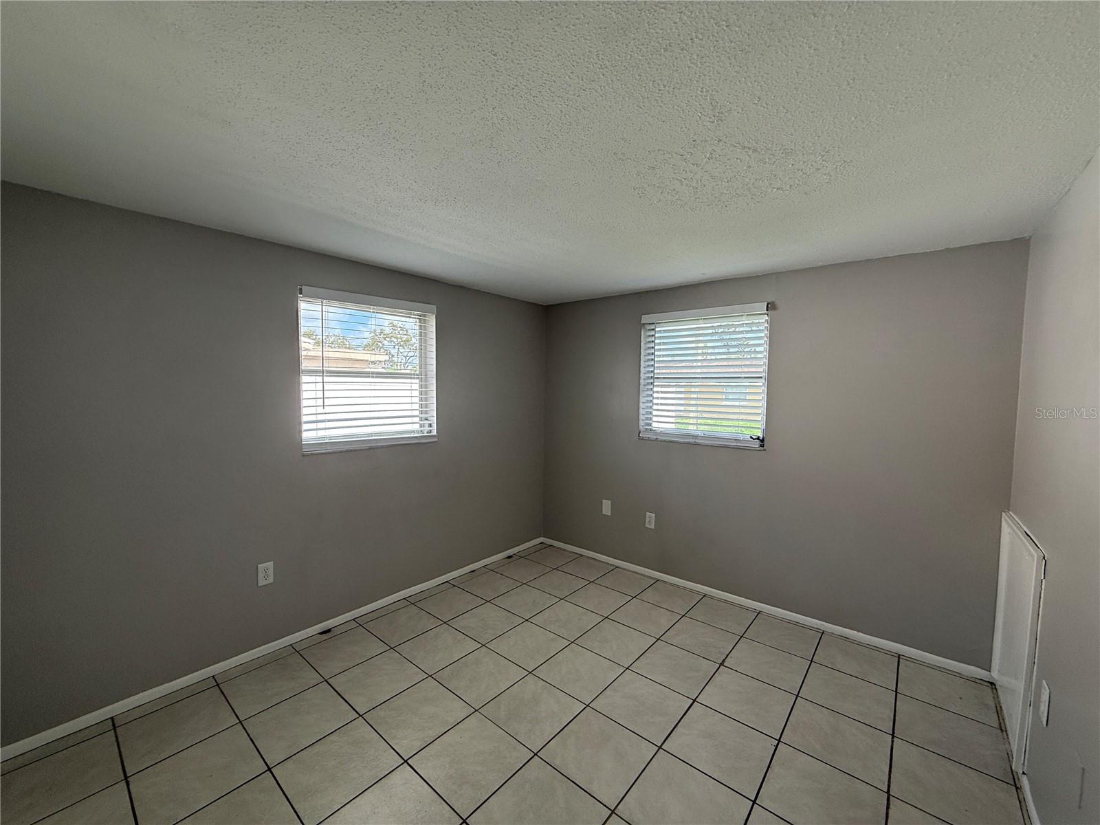 VENICE GARDENS - Residential Lease
