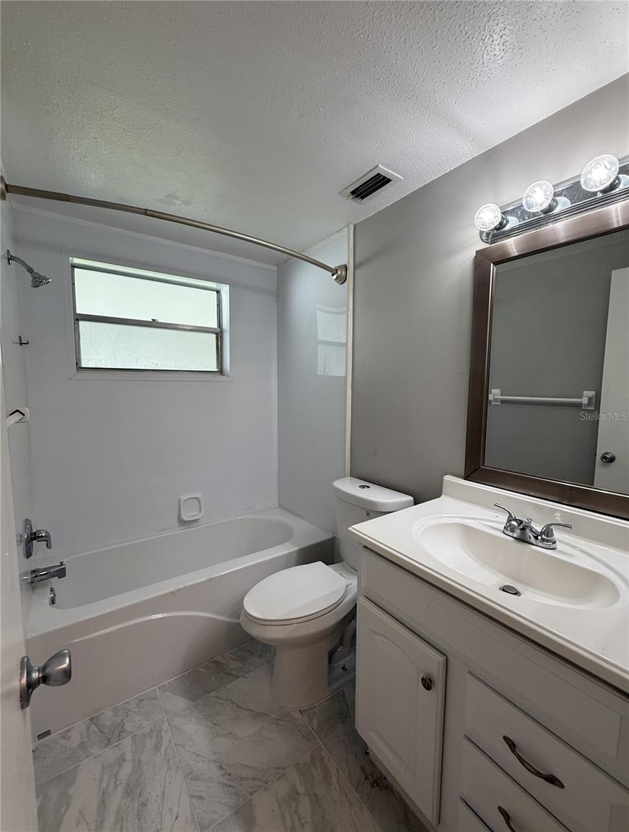 VENICE GARDENS - Residential Lease