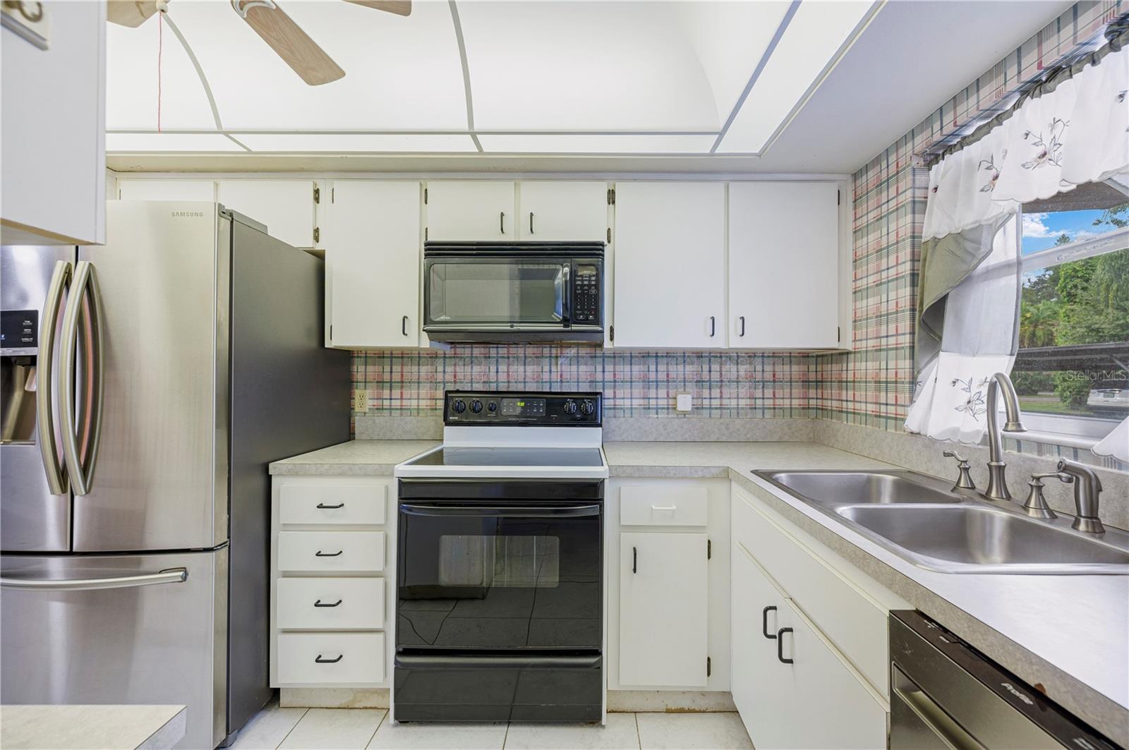 HAWAIIAN A CONDO - Residential