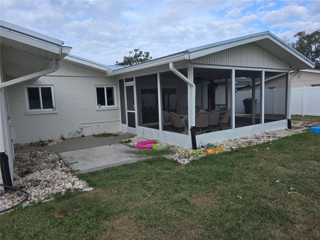 Photo of 5420 Starwood Place, Sarasota, FL 34232 (MLS # A4678412)