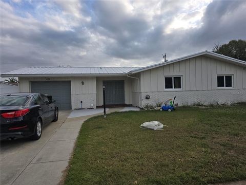 Photo of 5420 Starwood Place, Sarasota, FL 34232 (MLS # A4678412)