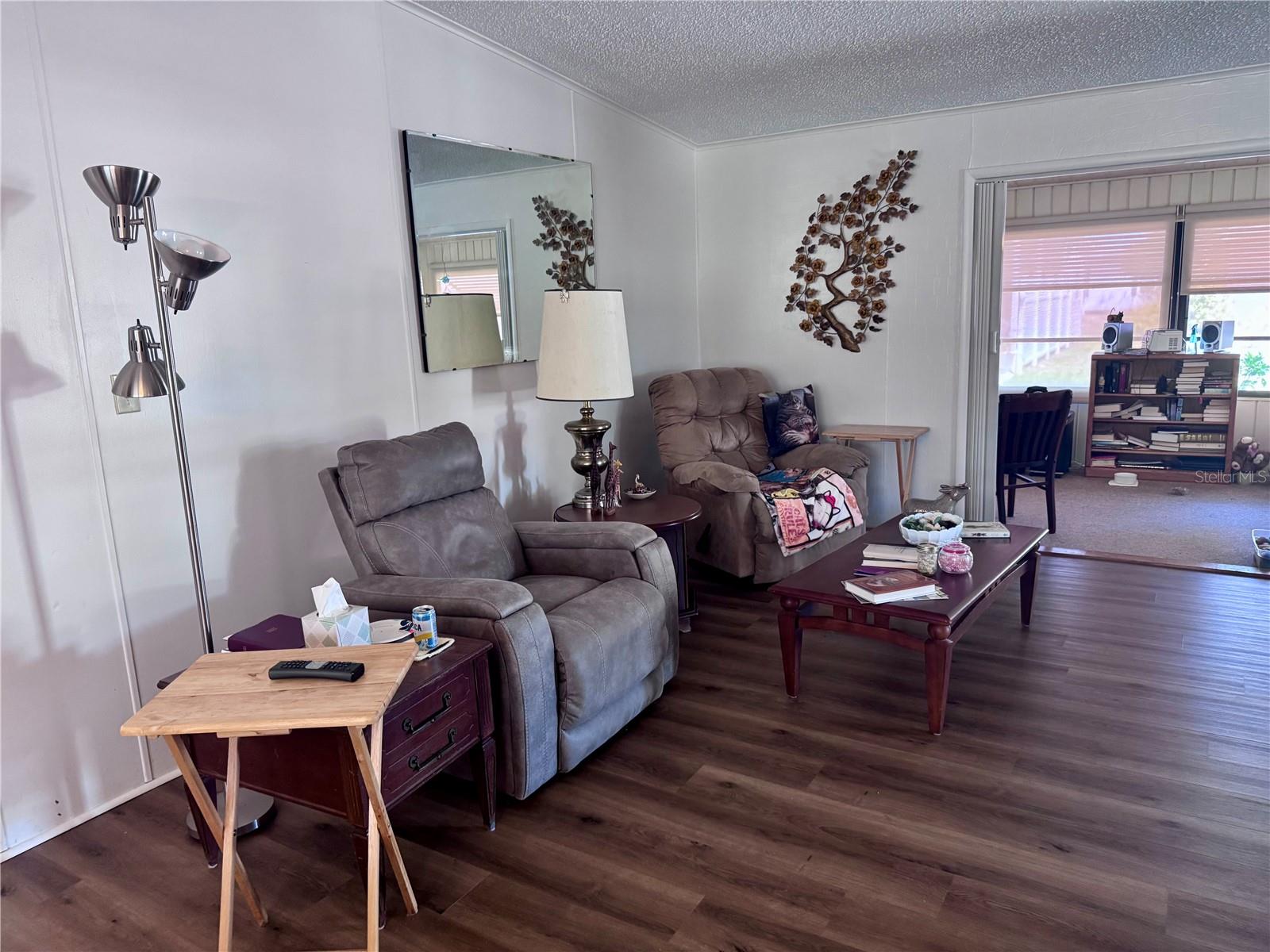 FLORAL LAKES - Residential