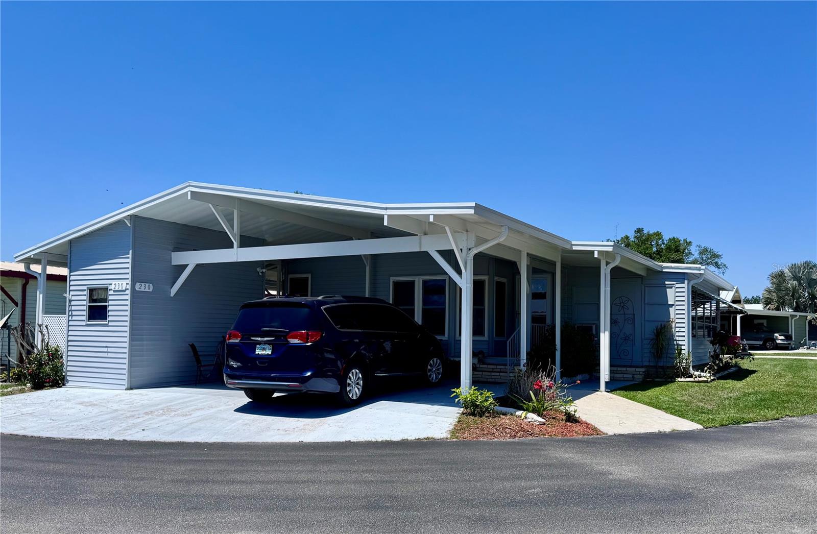 FLORAL LAKES - Residential