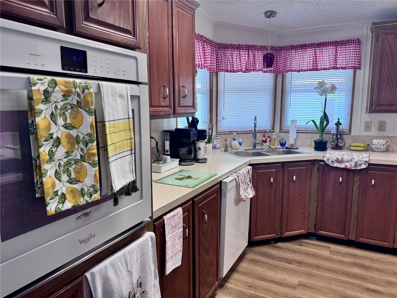 FLORAL LAKES - Residential