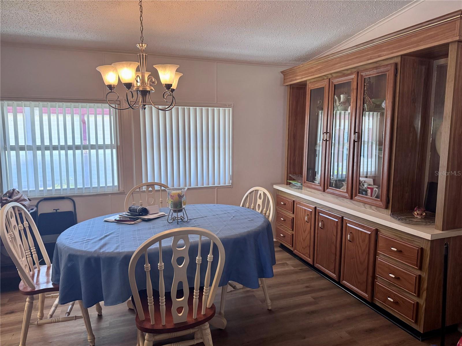 FLORAL LAKES - Residential