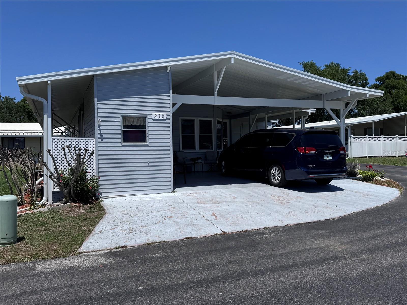 FLORAL LAKES - Residential