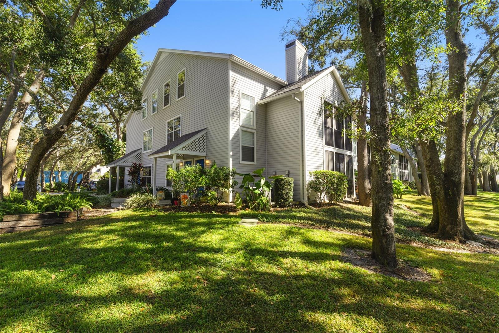 3122 VALLEY OAKS DRIVE