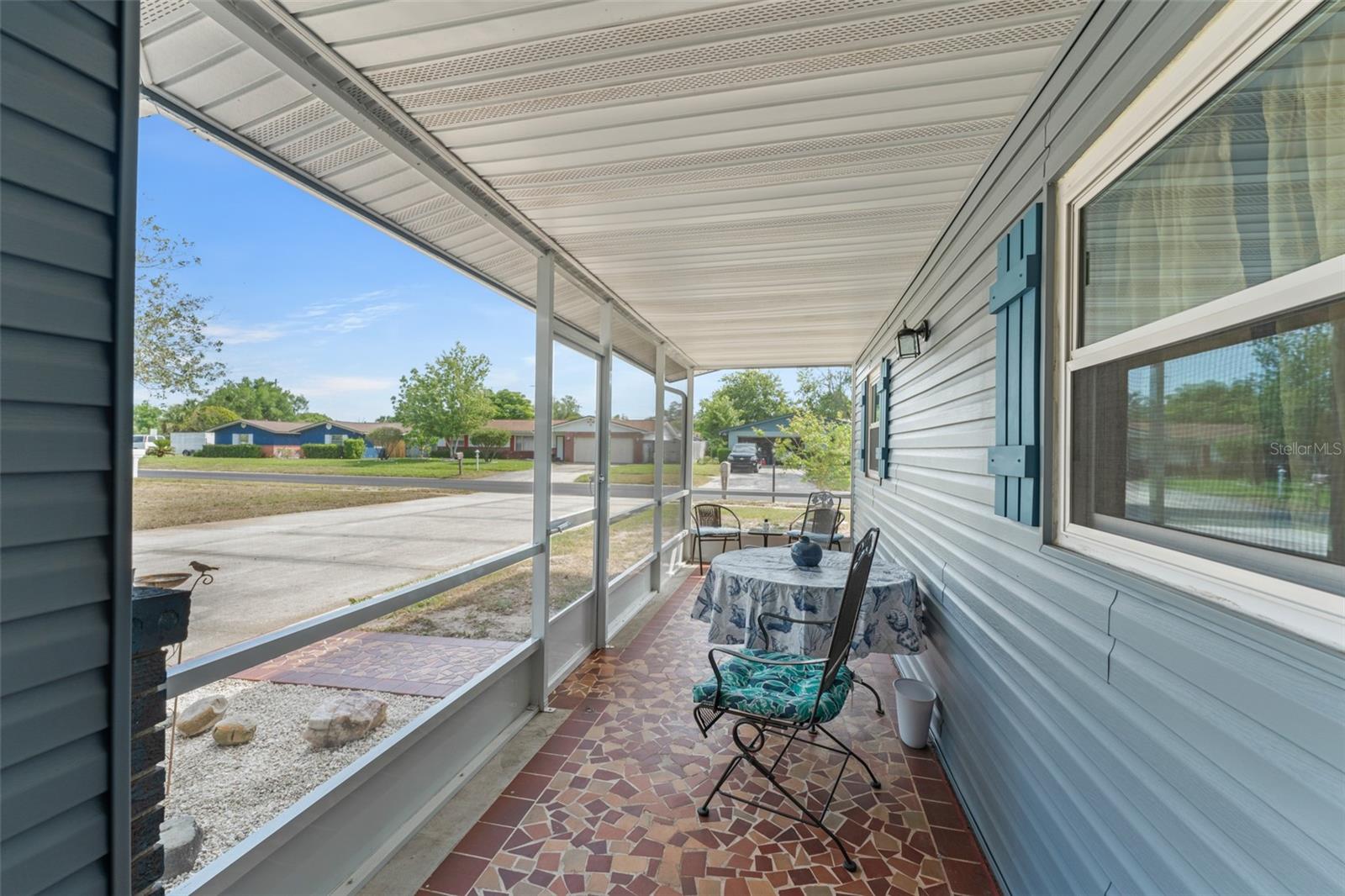 1328 LAUREL DRIVE
