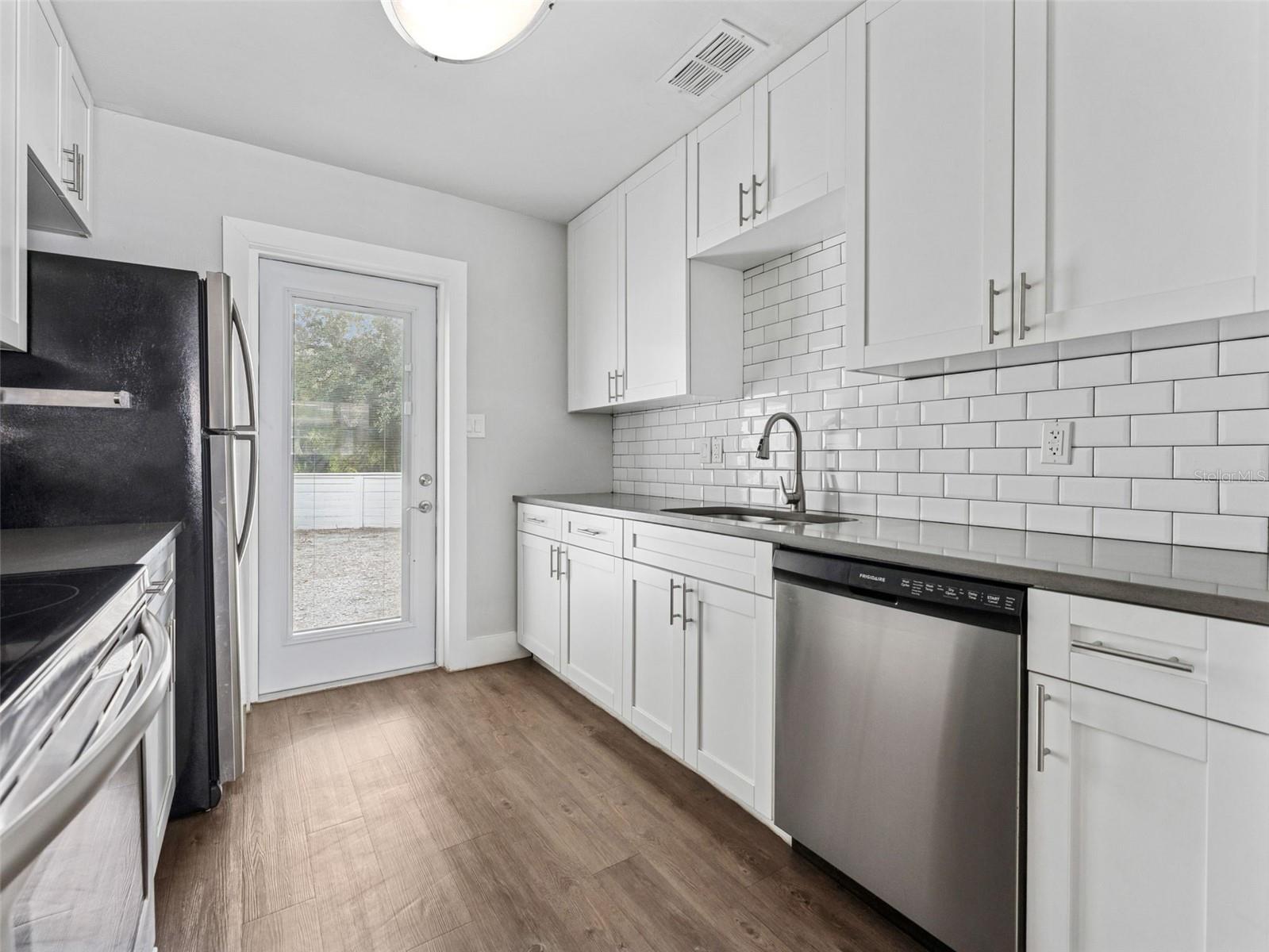 PALMA CEIA PARK - Residential Lease